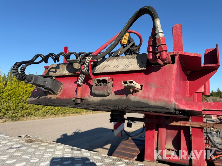 Dragbil med maskintrailer Scania R580 6x4