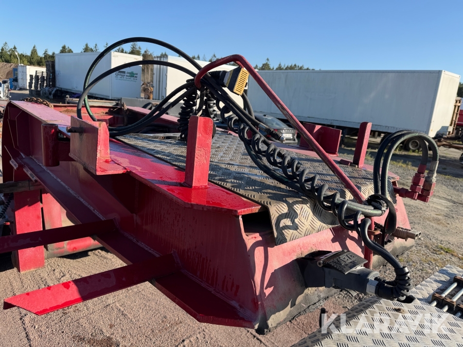 Dragbil med maskintrailer Scania R580 6x4