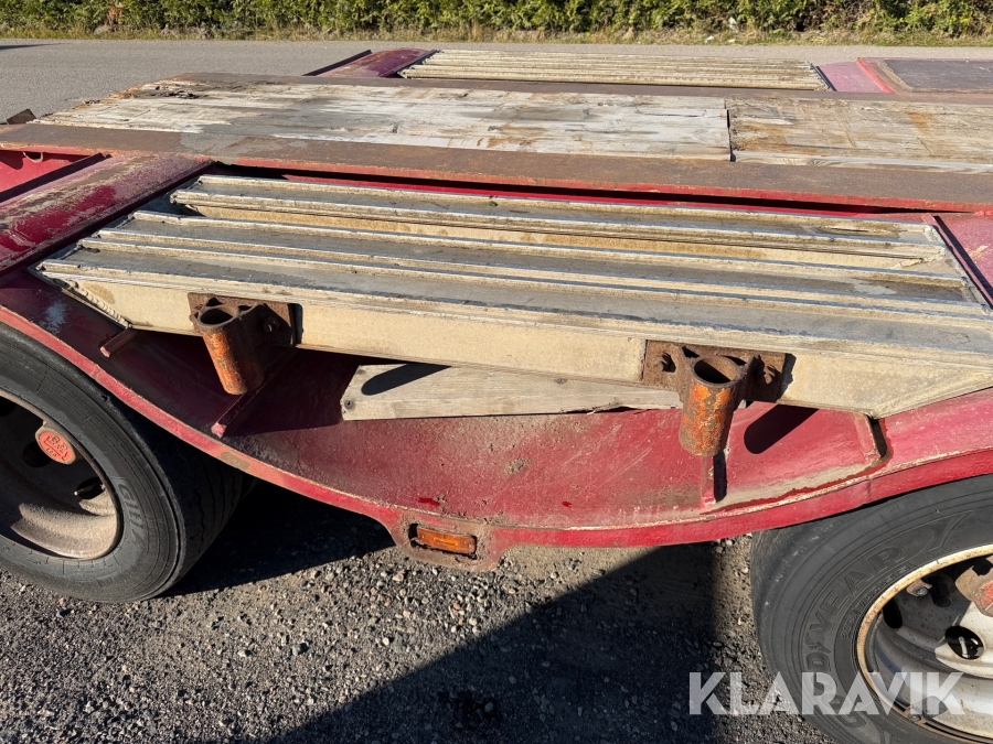 Dragbil med maskintrailer Scania R580 6x4