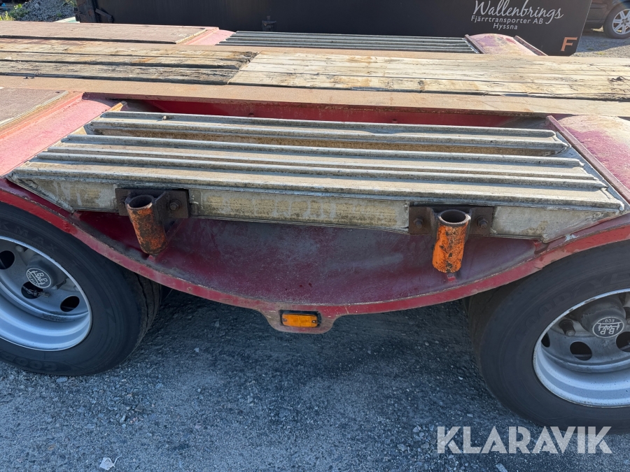 Dragbil med maskintrailer Scania R580 6x4