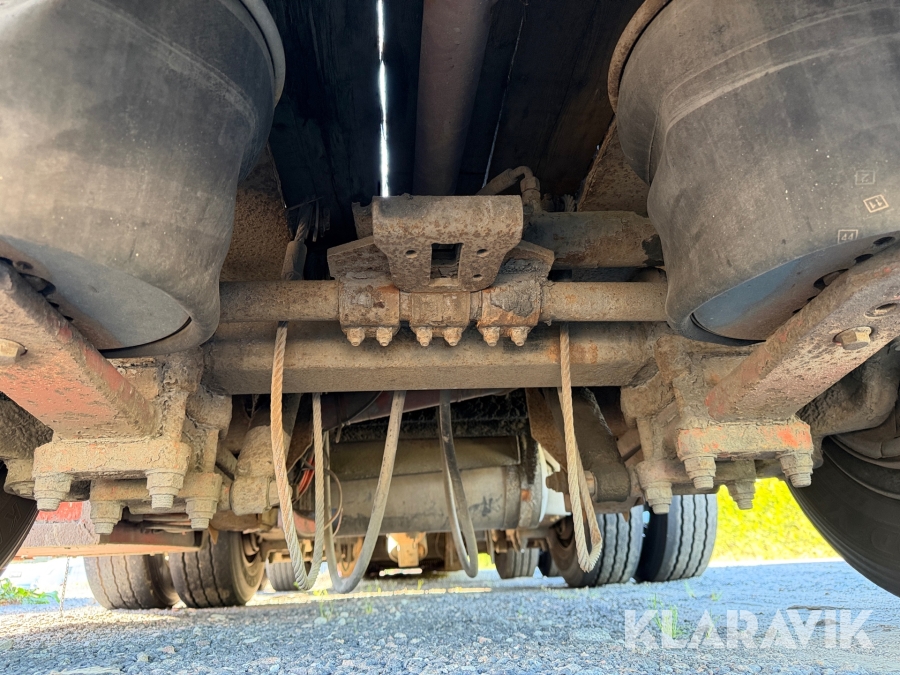 Dragbil med maskintrailer Scania R580 6x4