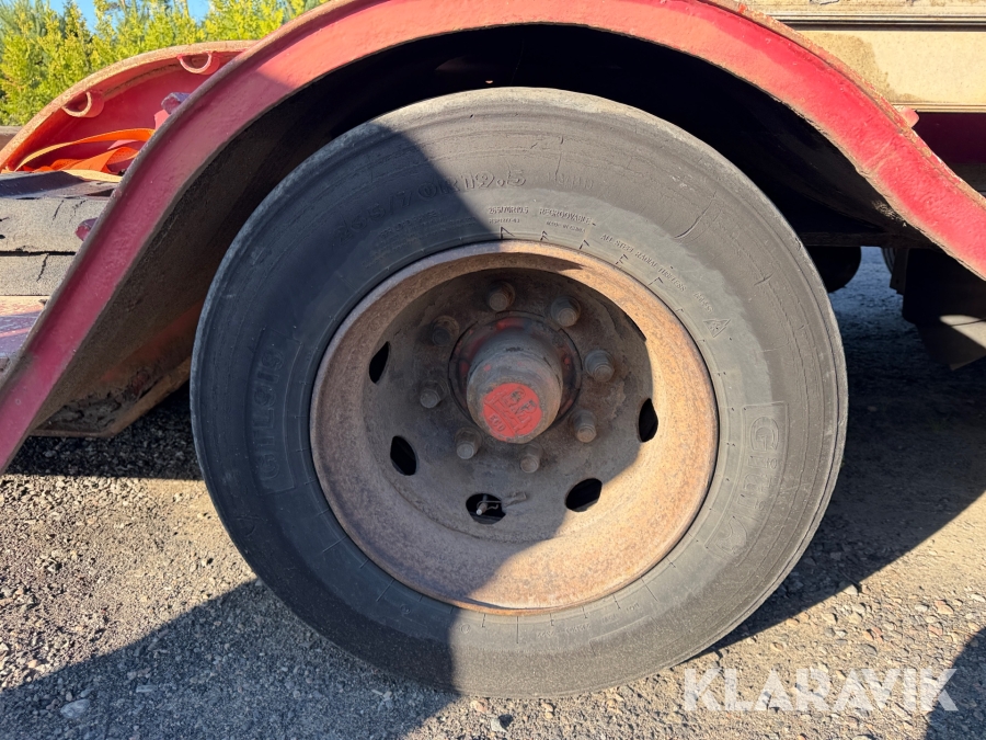 Dragbil med maskintrailer Scania R580 6x4