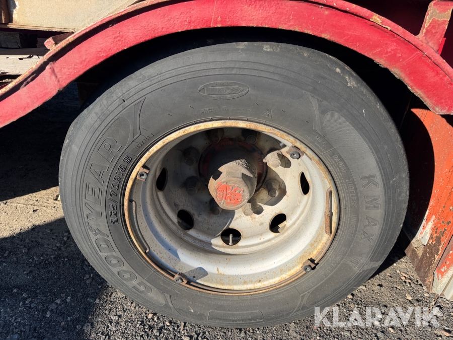 Dragbil med maskintrailer Scania R580 6x4