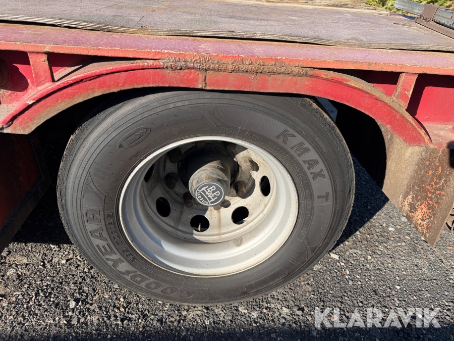 Dragbil med maskintrailer Scania R580 6x4