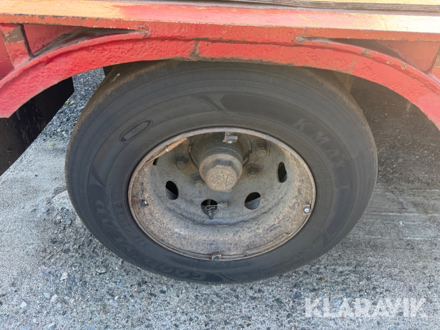 Dragbil med maskintrailer Scania R580 6x4
