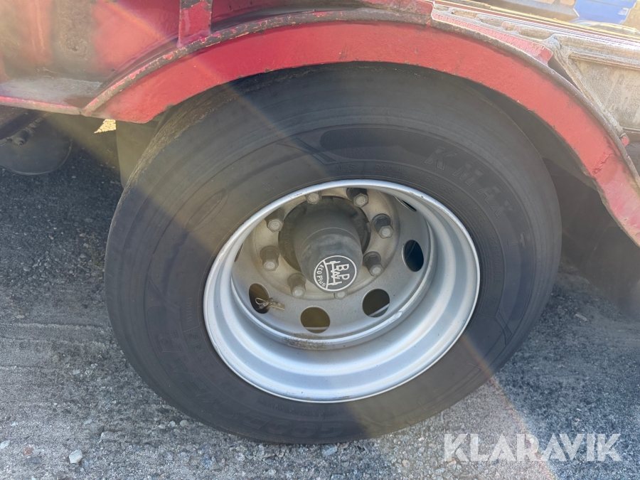 Dragbil med maskintrailer Scania R580 6x4