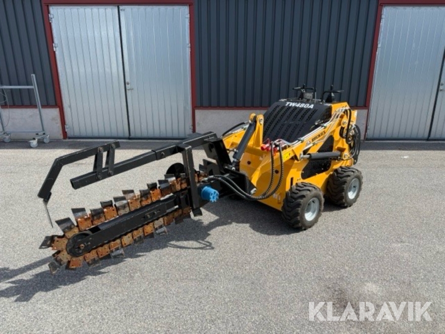 Kompaktlastare SDTW TW480A med 4st redskap