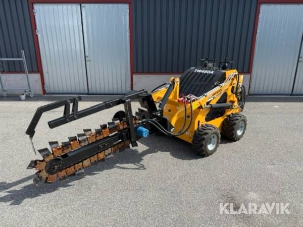 Kompaktlastare SDTW TW480A med 4st redskap