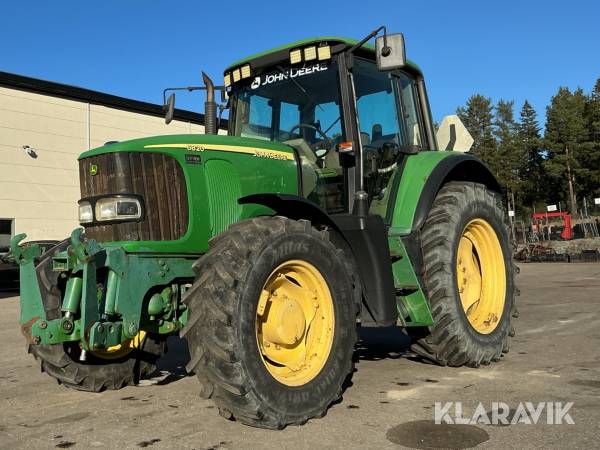 Traktor John Deere 6820
