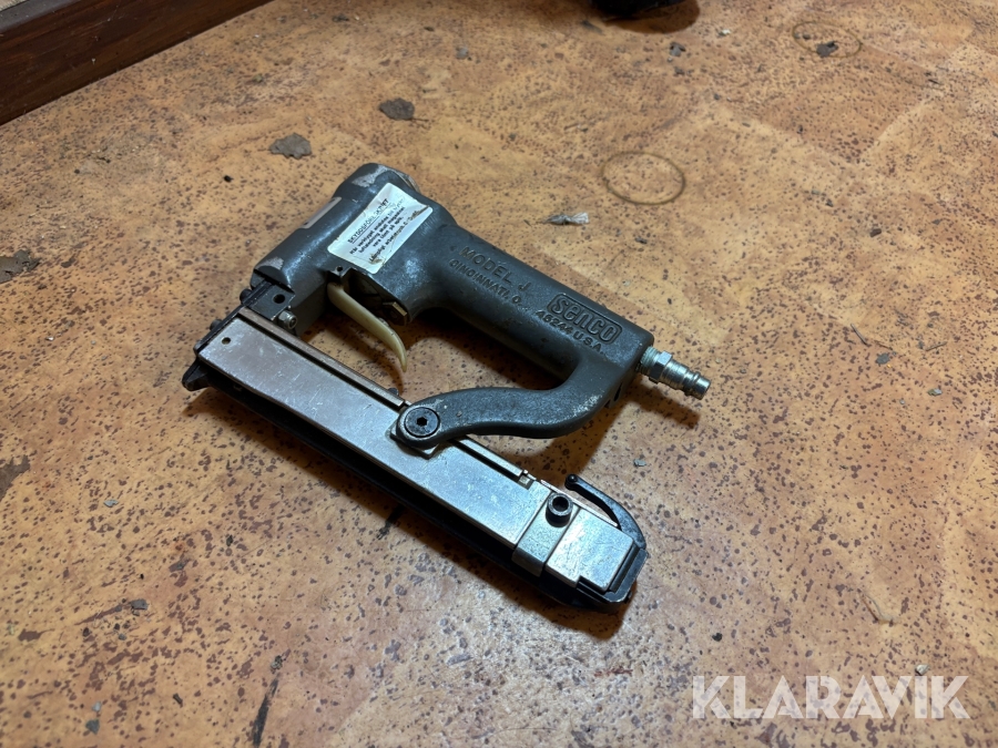 Dyckertpistol Senco Model J för glaslist