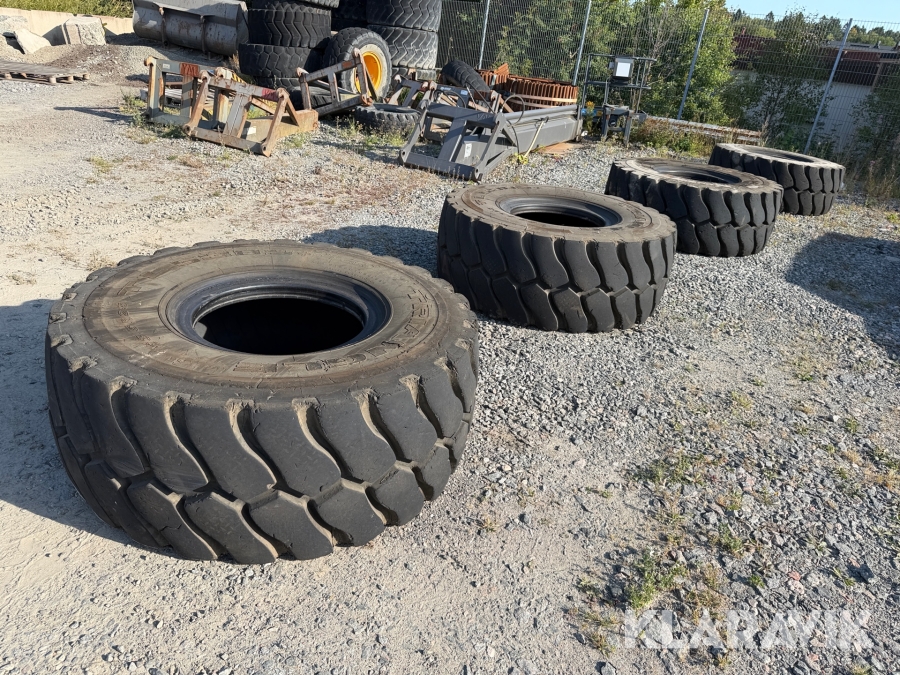 Entreprenaddäck Triangle 23.5R25
