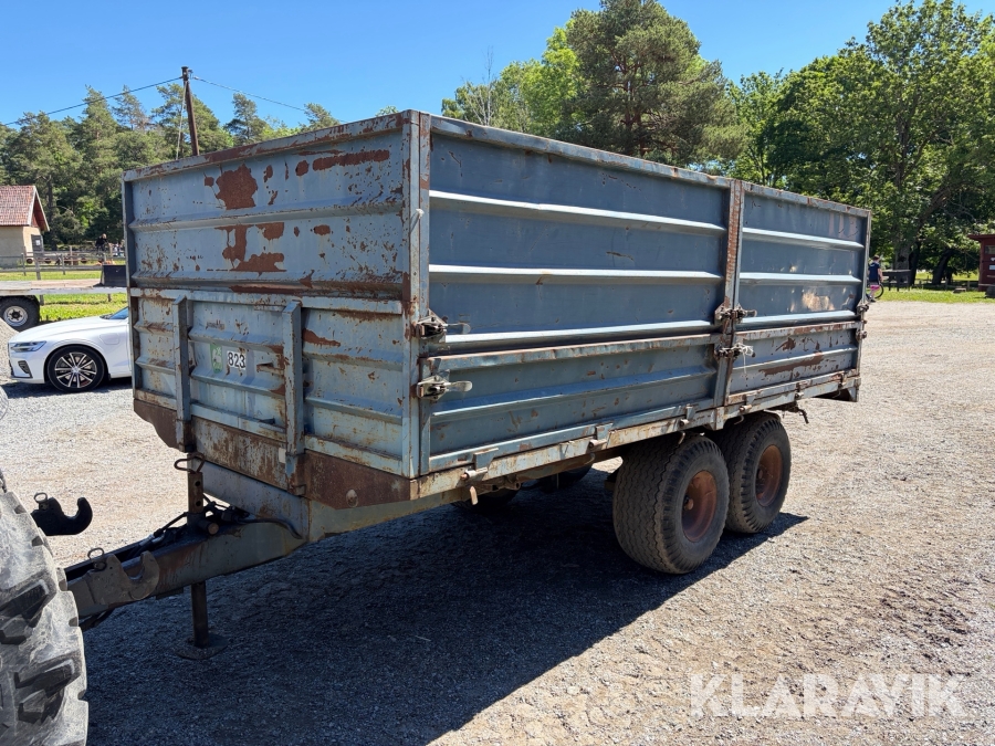 Tippvagn med lämmar