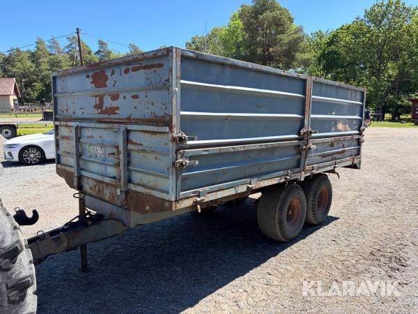 Tippvagn med lämmar