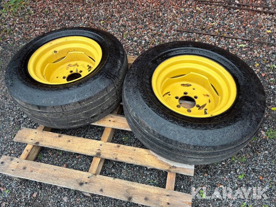 Däck med fälg Goodyear Super Flotation