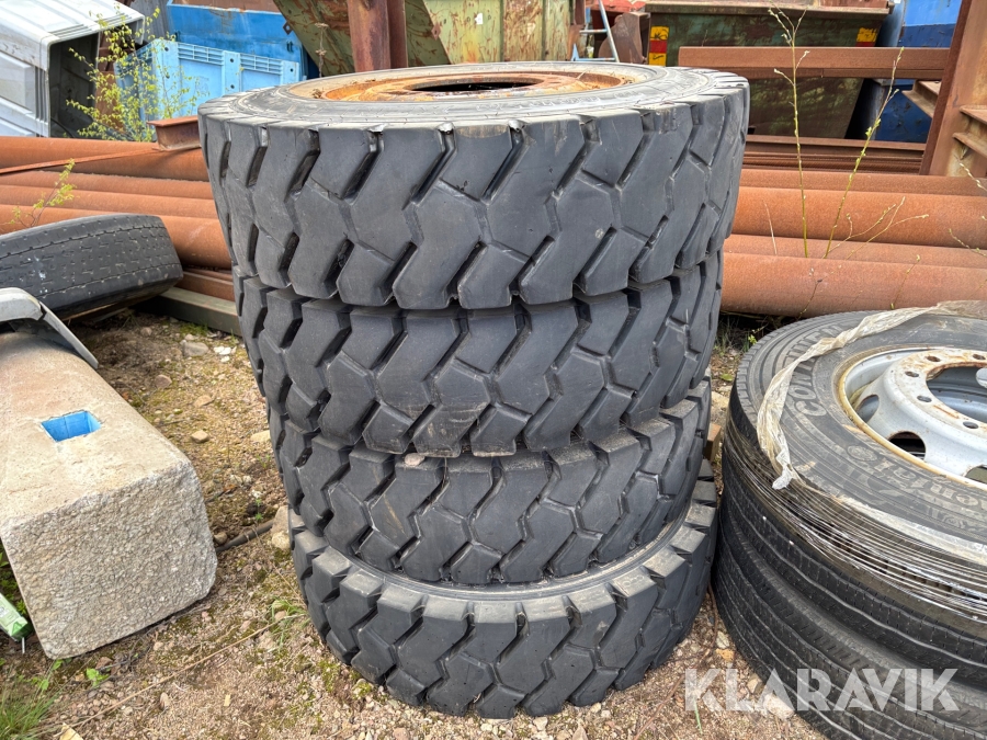 Truckdäck på fälg Continental & Michelin 355/65-15 & 10.00-20 6st