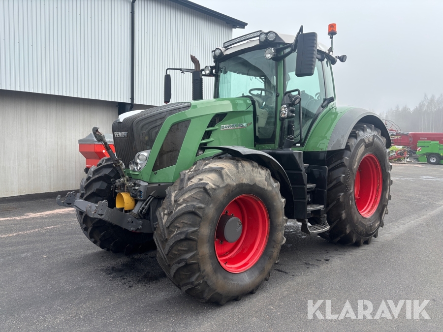 Traktor Fendt 828 Vario - med frontlyft och GPS