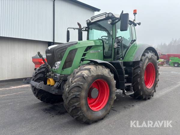 Traktor Fendt 828 Vario - med frontlyft och GPS