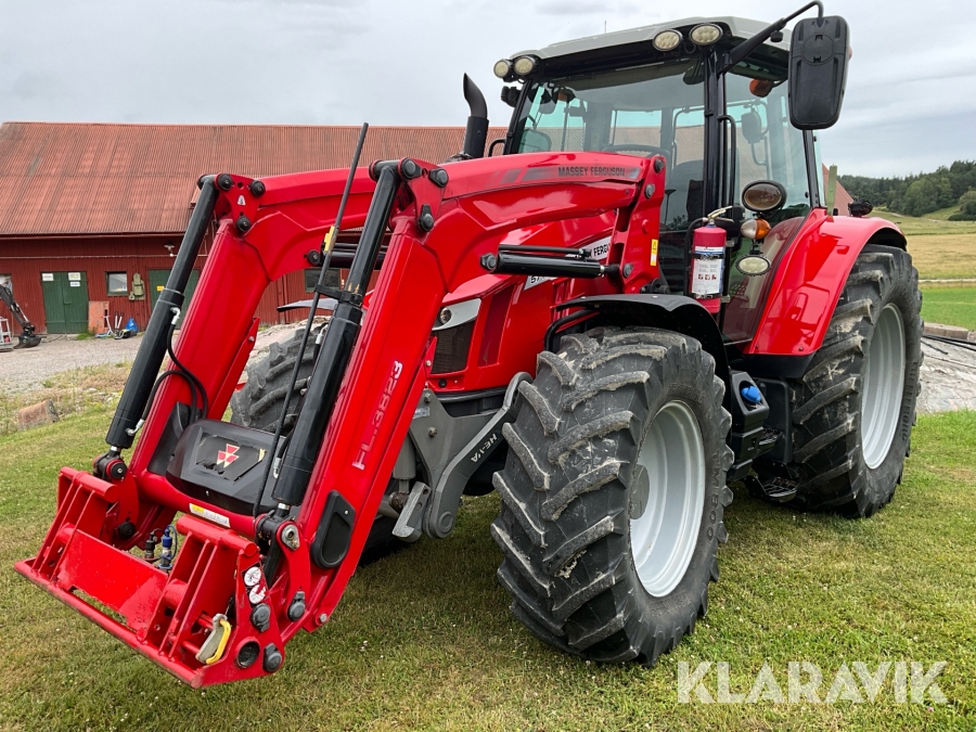 Traktor Massey Ferguson 5713S Dyna-4 med lastare