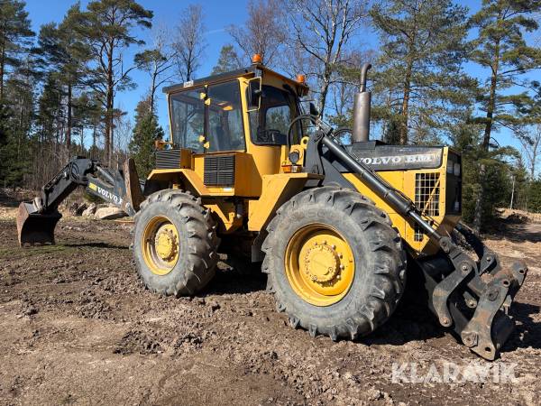 Grävlastare Volvo BM 6300 med tillbehör