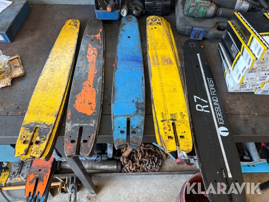 Diverse sågsvärd 25