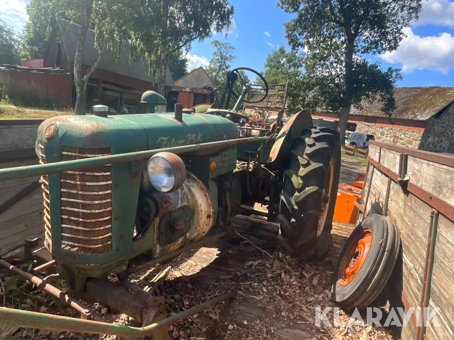Veterantraktor med vagn Zetor 25 K