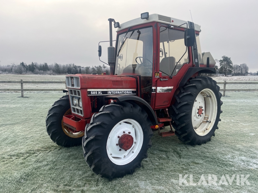 Traktor Case IH 585 XL