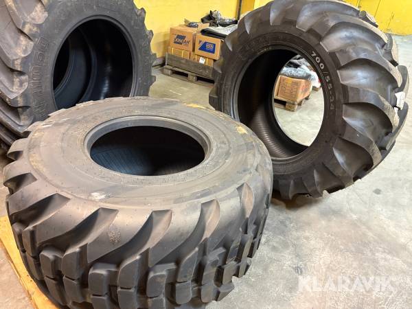 Skogsdäck Nokian 750/55-26.5 + 1st Nokian 700/55-34