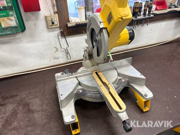 Kap & Geringssåg Dewalt DW777