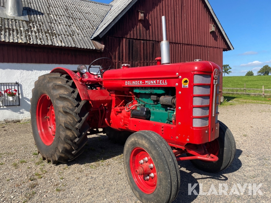 Traktor Volvo BM Bison 470