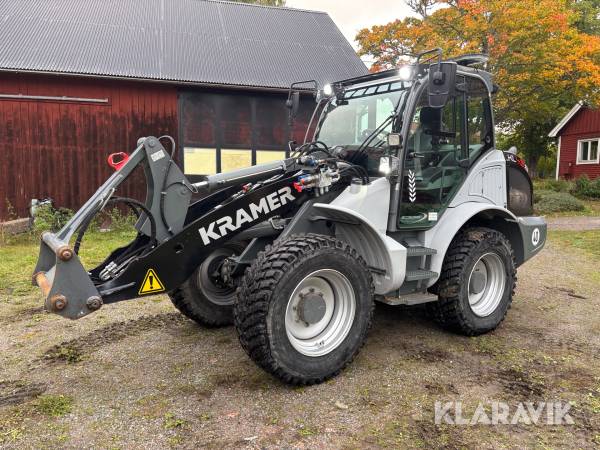 Hjullastare Kramer KL 43.8 med flera redskap och hjul