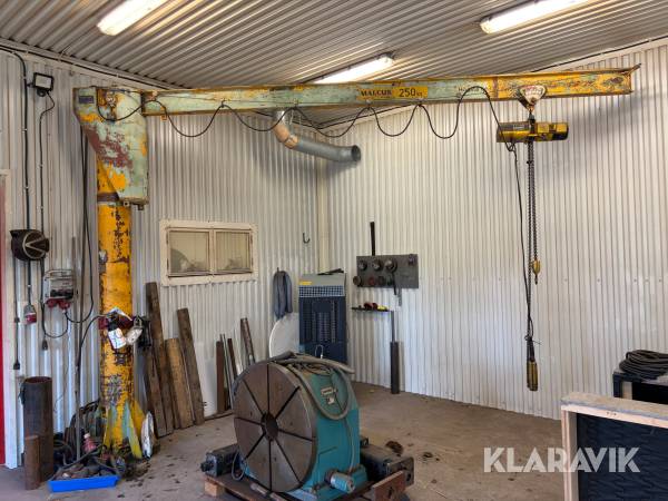 Pelarsvängkran med telfer Malcus med 250 kg kapacitet