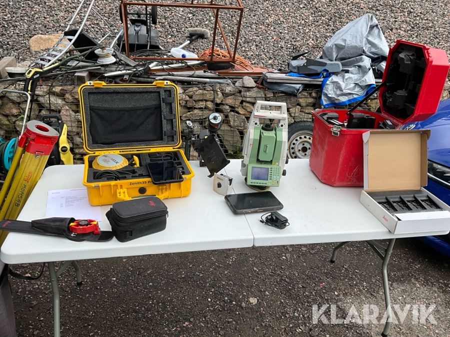 Totalstation Leica TS30 0,5 med handdator och utrustning