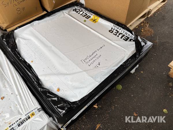 Trossbottenboard oljehärdad 6x550x1220 mm 46 st