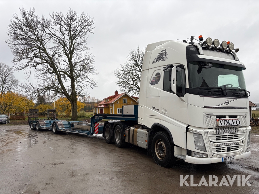 Dragbil Volvo FH 540 6x4 med ROJO skogstrailer