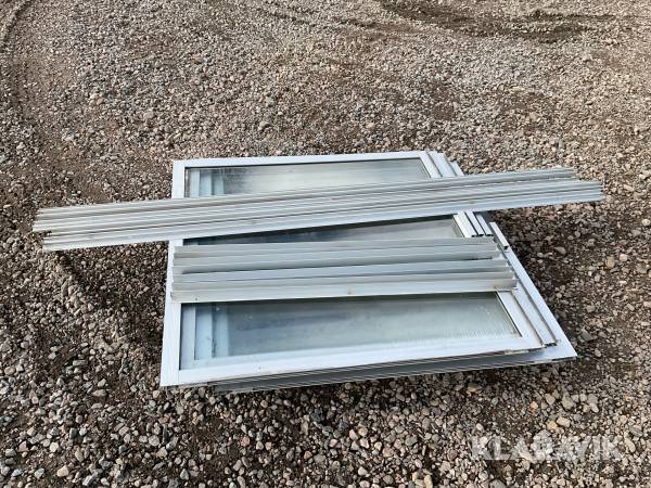 Skjutbara fönster 4st med skenor