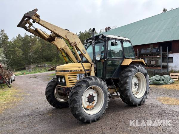 Traktor Marchall 804 med lastare