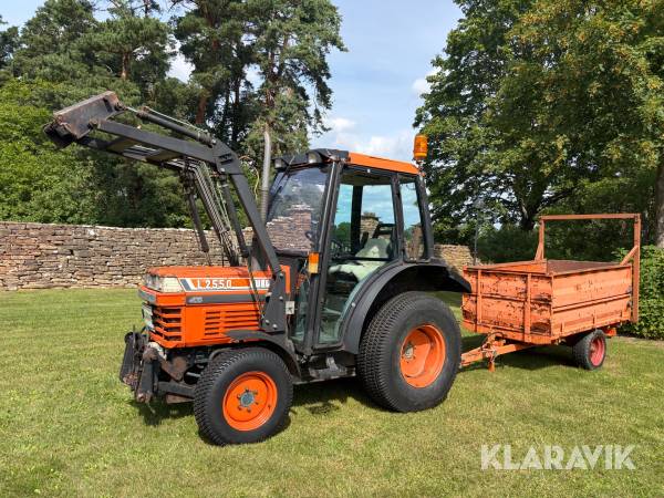 Traktor Kubota L 2550 DT med lastare och 5 st redskap