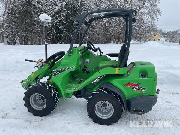 Kompaktlastare Avant 528 med redskap