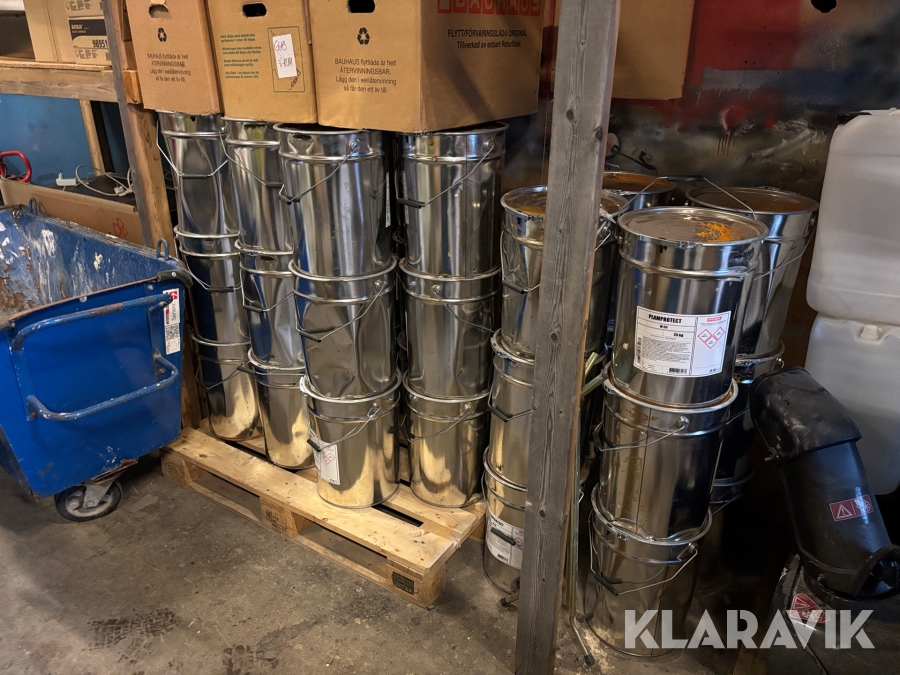 Parti med brandskyddsfärg Pitura W60