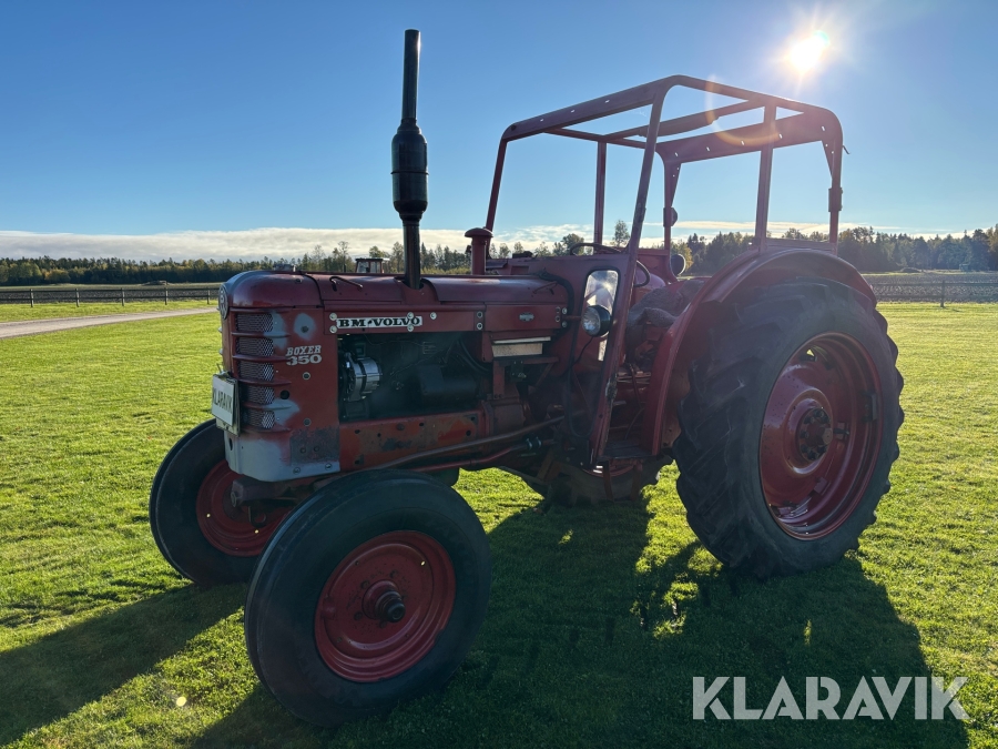 Veterantraktor Bolinder-Munktell BM 350 Boxer med dörrar och rutor