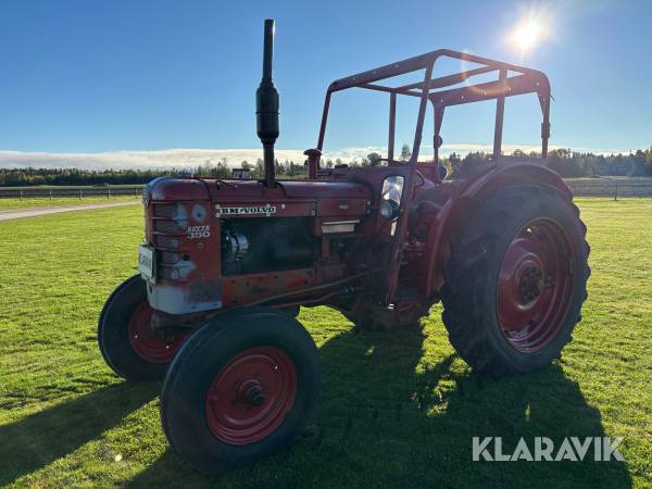 Veterantraktor Bolinder-Munktell BM 350 Boxer med dörrar och rutor