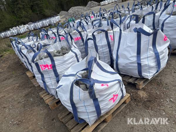 Smågatsten / Gatsten Portugisisk Granit 8/11 - Totalt cirka 15,7 ton / 81m2