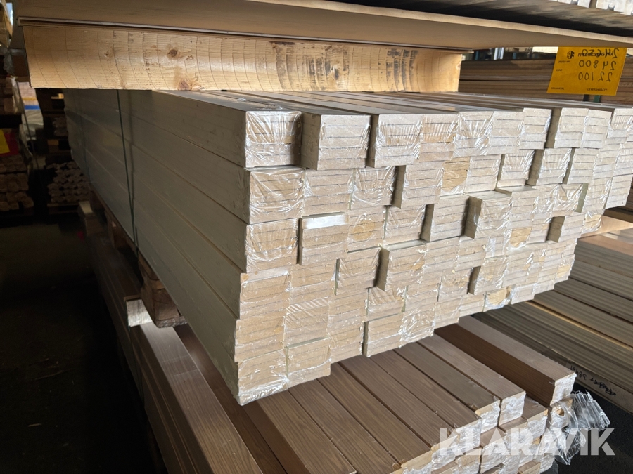 Foder vit 12x70mm x 2200mm