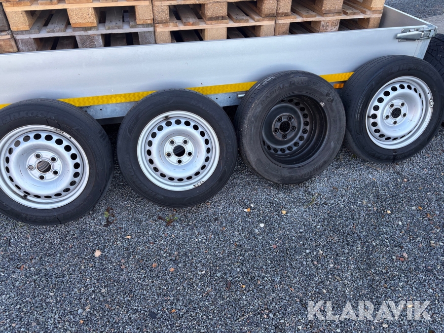 Däck på fälg 205/65R16C 4 st