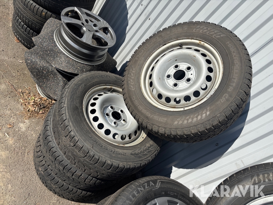 Personbilsdäck Nokian Hakkapeliitta CR4 215/65 R16C - 4st