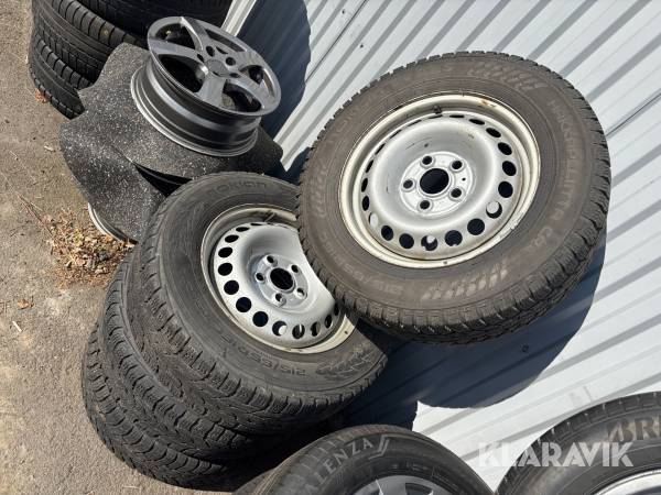 Personbilsdäck Nokian Hakkapeliitta CR4 215/65 R16C - 4st