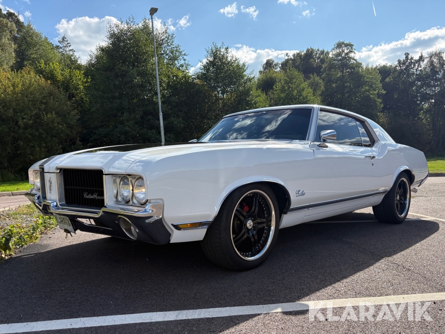 Oldsmobile Cutclass Supreme Coupé restomod