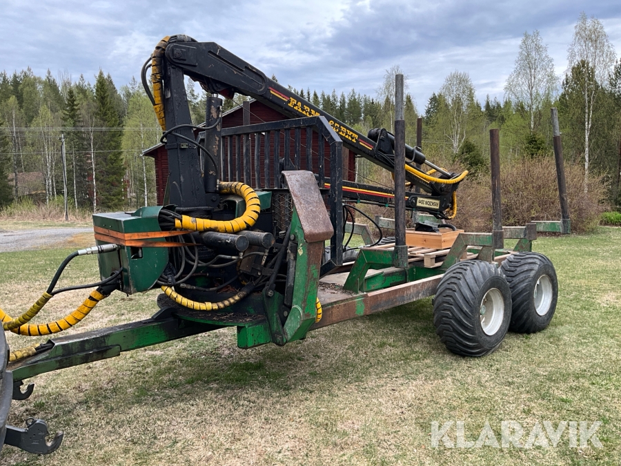 Skogsvagn Farma FMW med kran