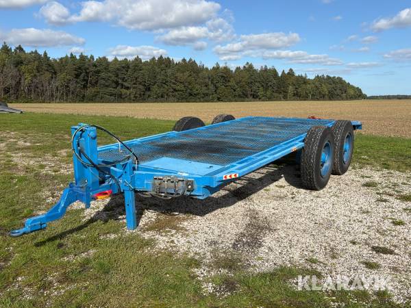 Maskintrailer med elhydraulisk tipp 7 ton