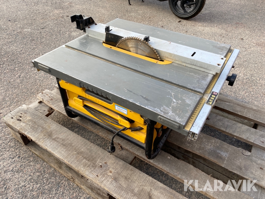 Bordssåg DeWalt DW745